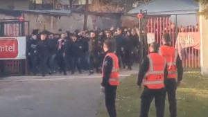 Bilo je svega: Sukob policije i Ultrasa prilikom napuštanja Tušnja