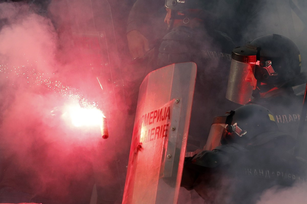 Strah vlada Beogradom, opasnost je sa svih strana: Kultni stadion postao mjesto osvete i poniženja! Strah vlada Beogradom, opasnost je sa svih strana: Kultni stadion postao mjesto osvete i poniženja!