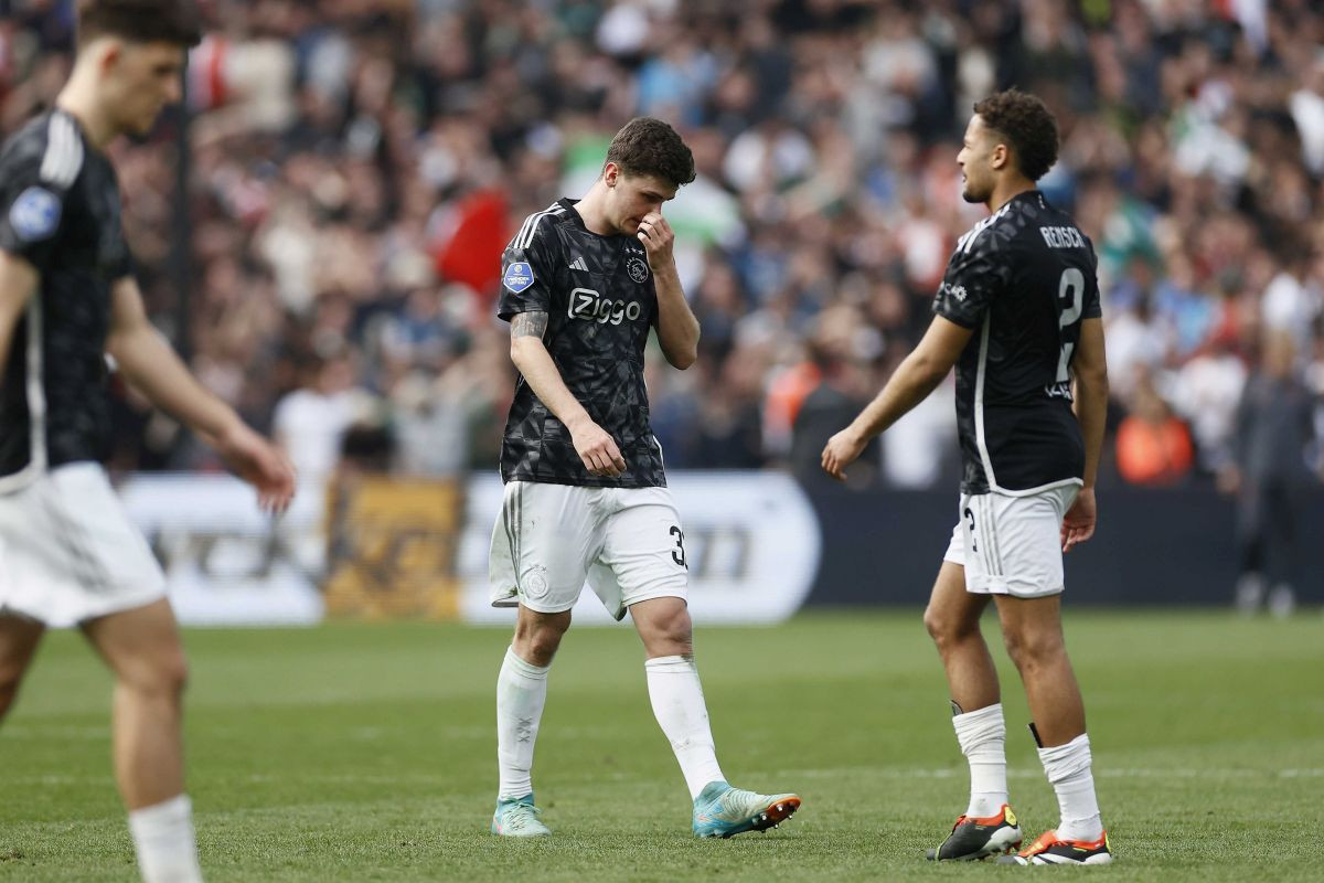 Ajax se na sve načine želi riješiti Tahirovića: Bh. reprezentativac ponuđen slavnom timu iz Italije Ajax se na sve načine želi riješiti Tahirovića: Bh. reprezentativac ponuđen slavnom timu iz Italije