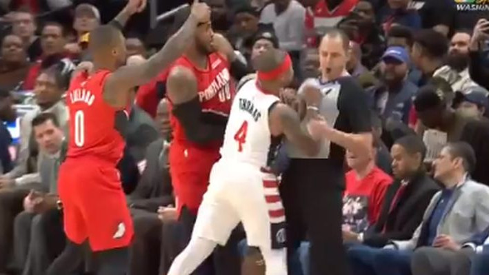 Najbizarnije isključenje u NBA ligi: Thomas nije mogao izbjeći sudiju