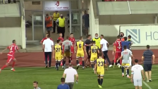 Sijevale pesnice u Srbiji: Tukli se treneri, igrači, sudija nije vidio šest izmjena
