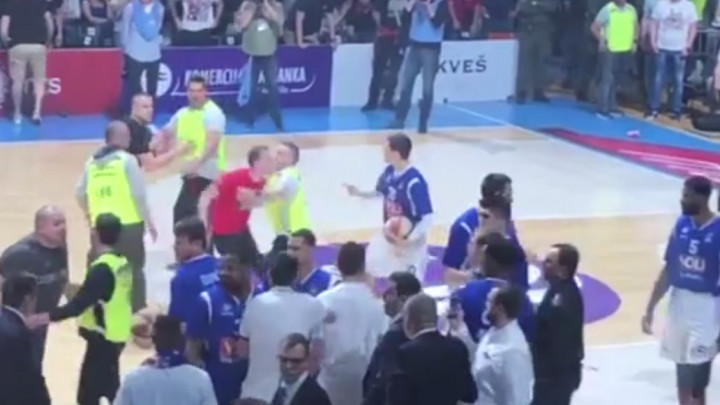 Pogledajte incident zbog kojeg su igrači Budućnosti napustili parket