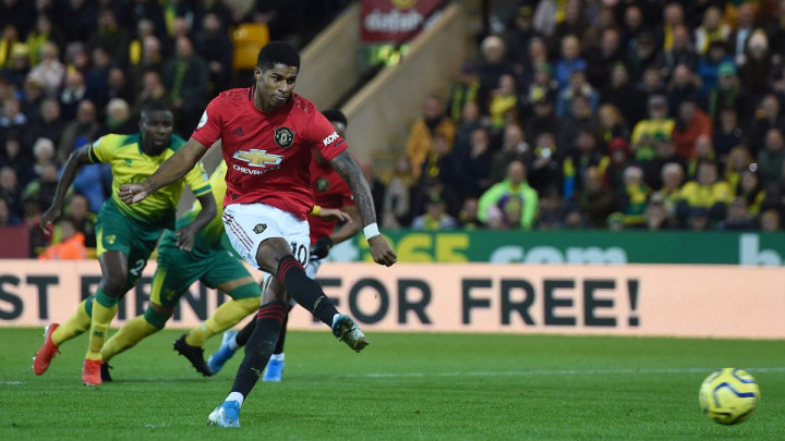 United uz dva promašena penala slavio protiv Norwicha, Arsenal prokockao dva gola prednosti