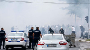 Počeli su krvavi obračuni na ulicama Beograda: Broje se ranjeni, policija hapsi, a tek slijedi...