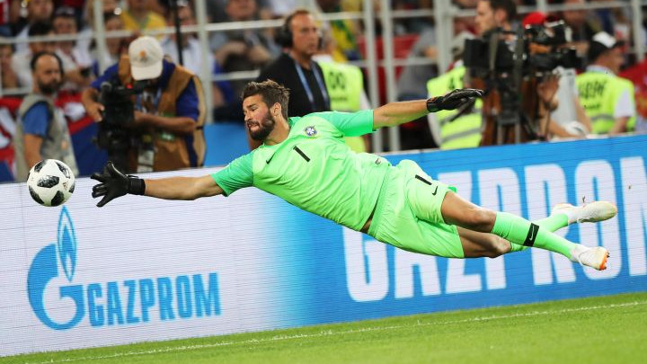 Nije sve kako izgleda: Alison Becker se raduje odlasku u Liverpool, ali...