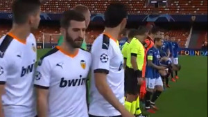 Nikome danas nije do šale, ali mnogi su smijali zbog poteza igrača Atalante i Valencije nakon himne 