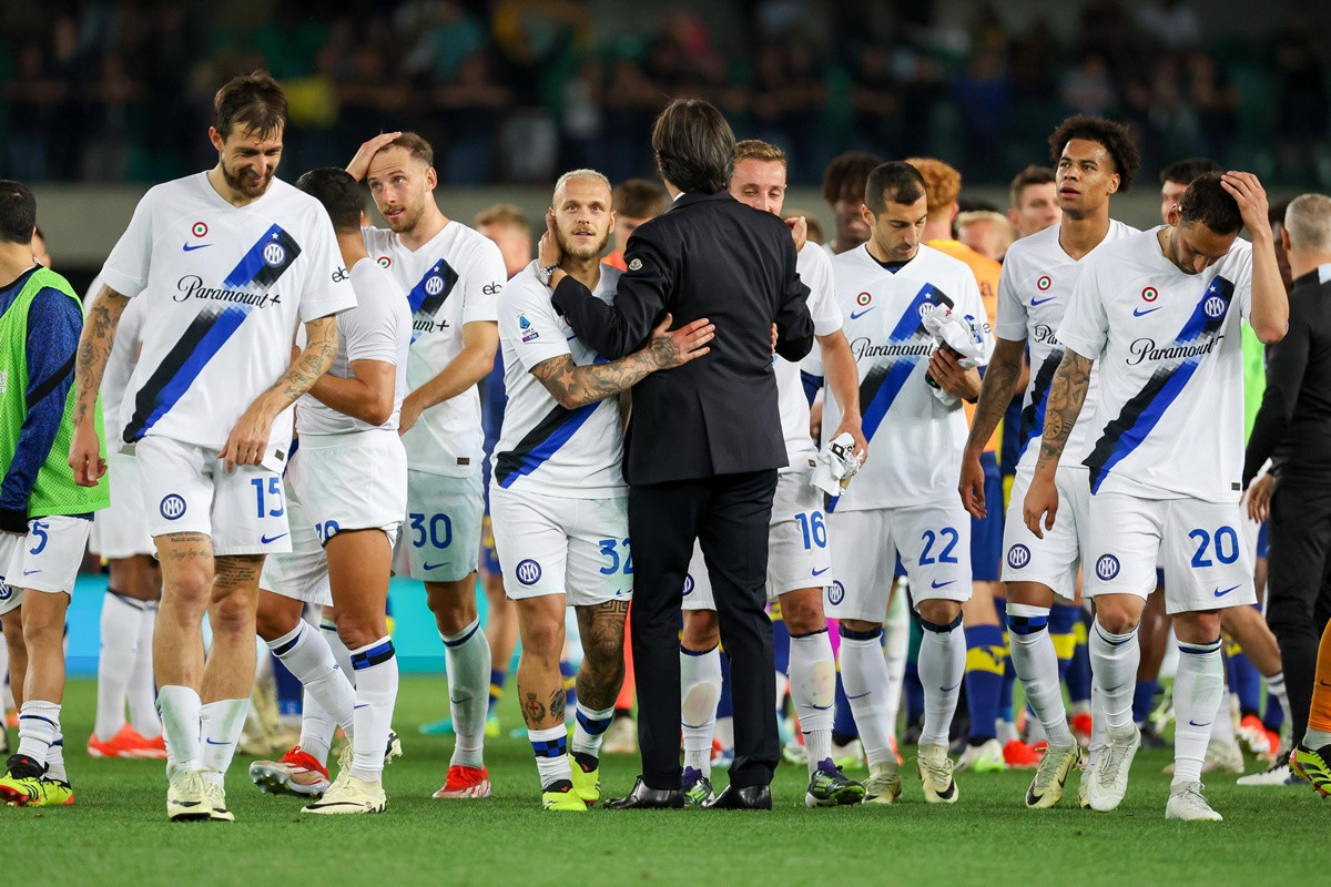 Sanchez i Sensi nisu jedini - Još jedan igrač će slobodnih papira ovog ljeta napustiti Inter Sanchez i Sensi nisu jedini - Još jedan igrač će slobodnih papira ovog ljeta napustiti Inter