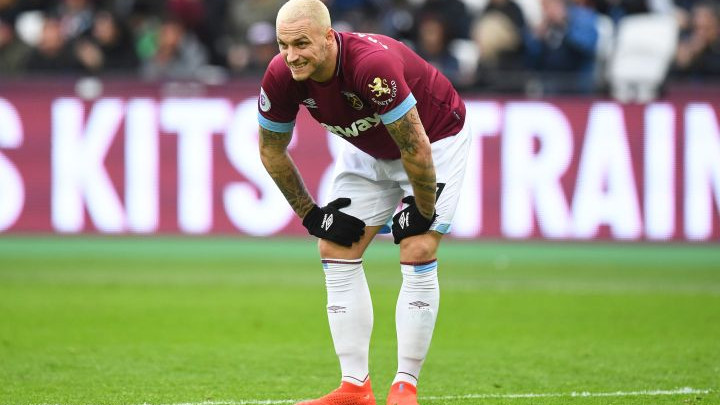 Nove nevolje za West Ham: Marko Arnautović na štakama napustio stadion Molineux!