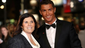Ronaldova porodica sinoć je slavila, dres s njegovim imenom kao nagovještaj njegovog novog kluba?