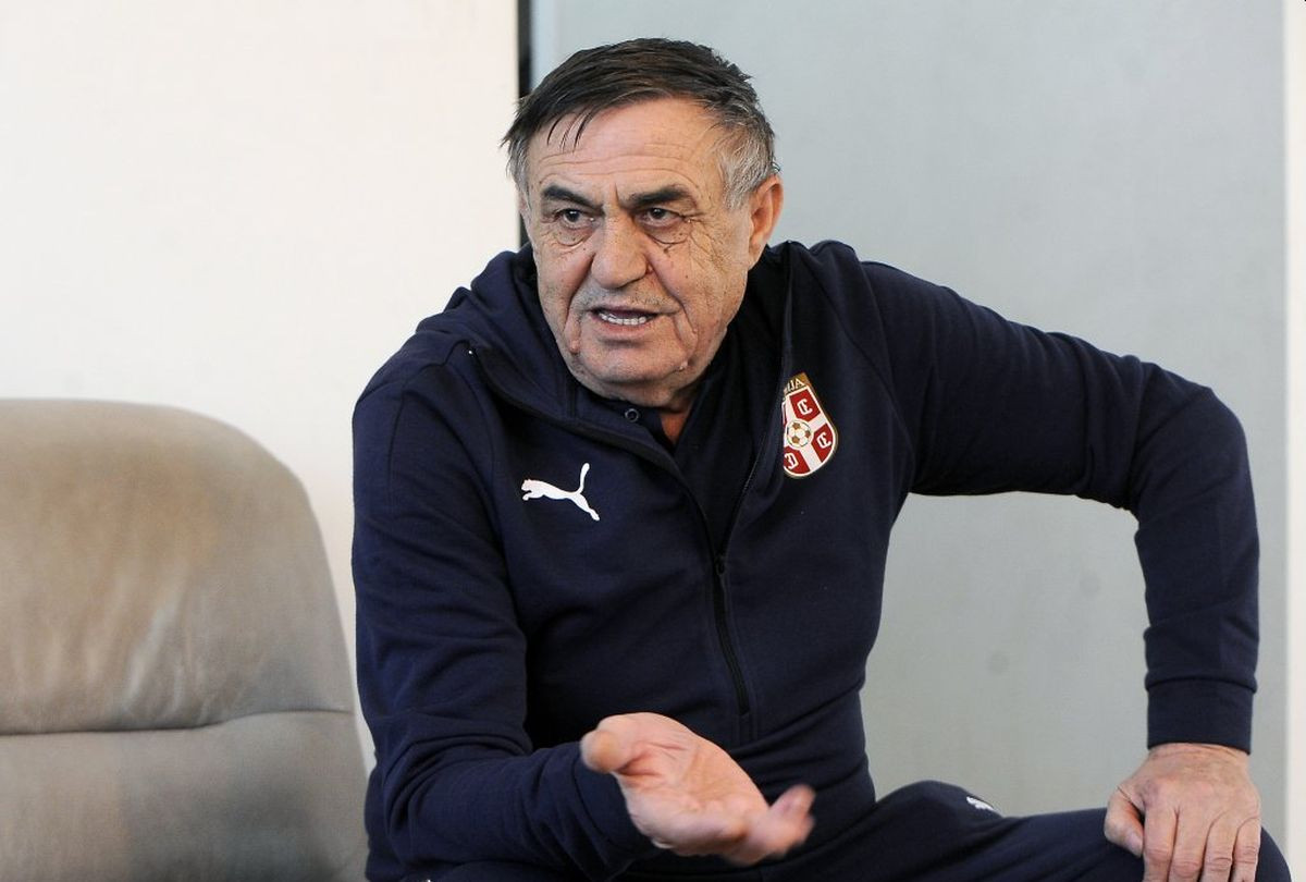 Ovo je otac fudbalera koji je ginuo za Srbiju, a Piksi ga je dotukao: "Dobro pa mi je sin ostao živ" Ovo je otac fudbalera koji je ginuo za Srbiju, a Piksi ga je dotukao: "Dobro pa mi je sin ostao živ"
