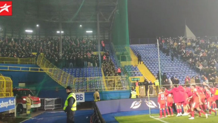 Red Army nakon meča 'zapalio' gostujući sektor: "Šalalala, Velež Mostar!"