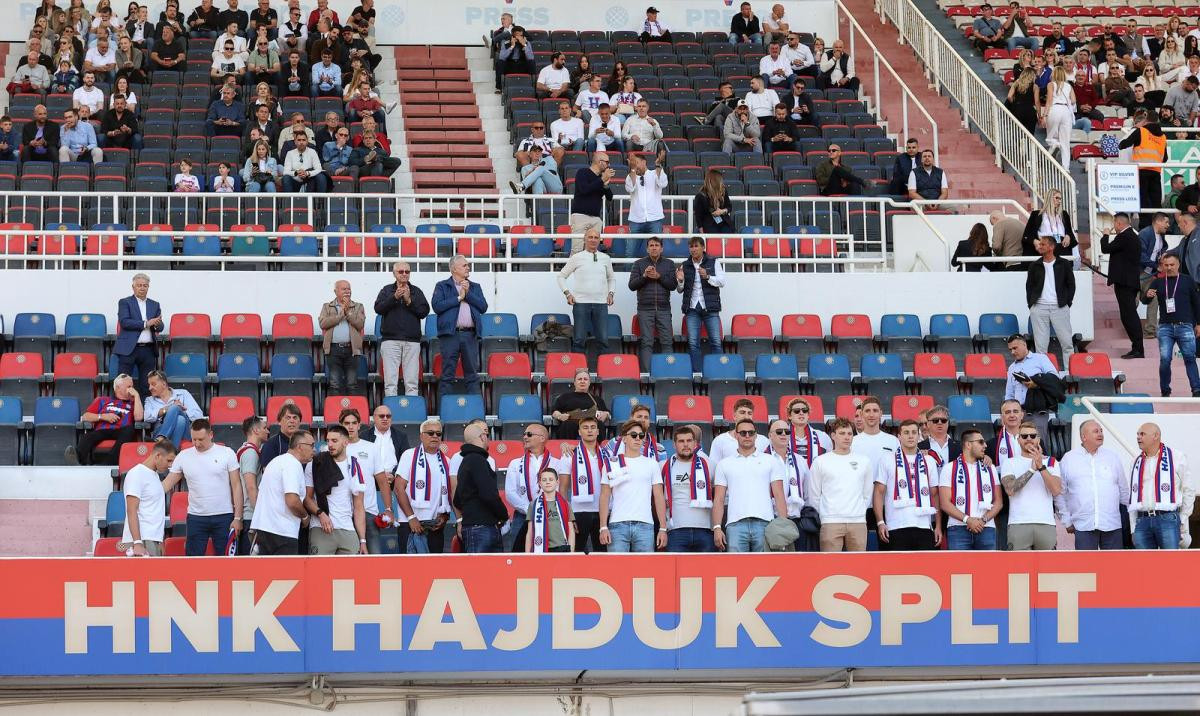 Težak oproštaj od Poljuda! "Ideš u drugi klub za malo bolje primanje, loš si dečko i karakter" Težak oproštaj od Poljuda! "Ideš u drugi klub za malo bolje primanje, loš si dečko i karakter"