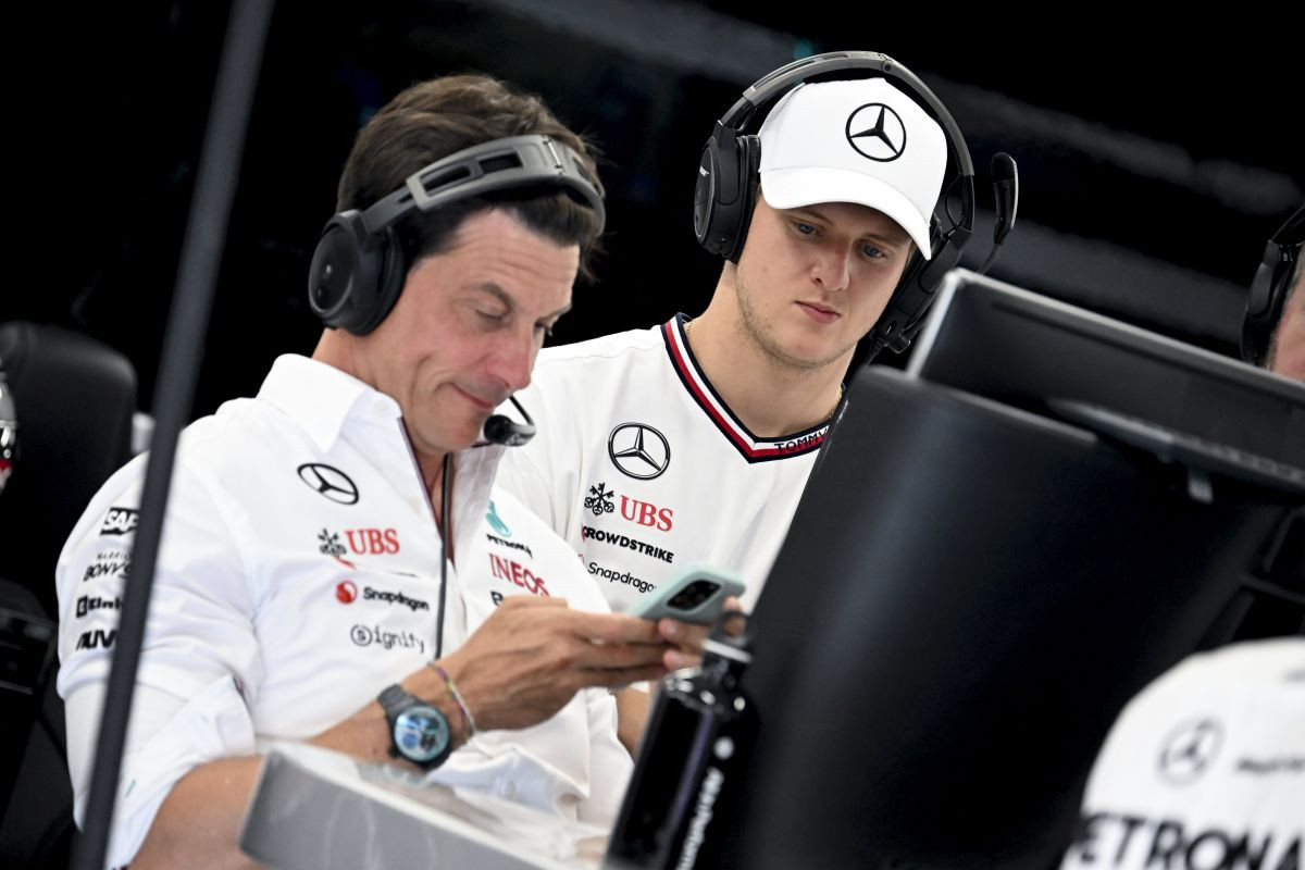 Veliko iznenađenje: Mick Schumacher već od naredne sedmice ponovo u bolidu Formule 1? Veliko iznenađenje: Mick Schumacher već od naredne sedmice ponovo u bolidu Formule 1?