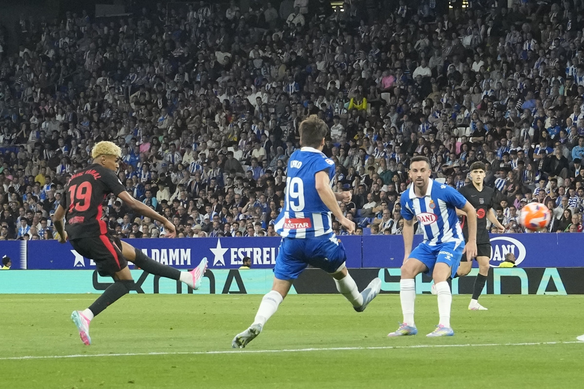 Spektakularna golčina Yamala obilježila večer: Barcelona je novi prvak Španije! Spektakularna golčina Yamala obilježila večer: Barcelona je novi prvak Španije!