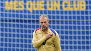 Navijači se pitaju što ga Flick drži na klupi, a on poručuje: "Ne bih ni sam sebe stavio u sastav"