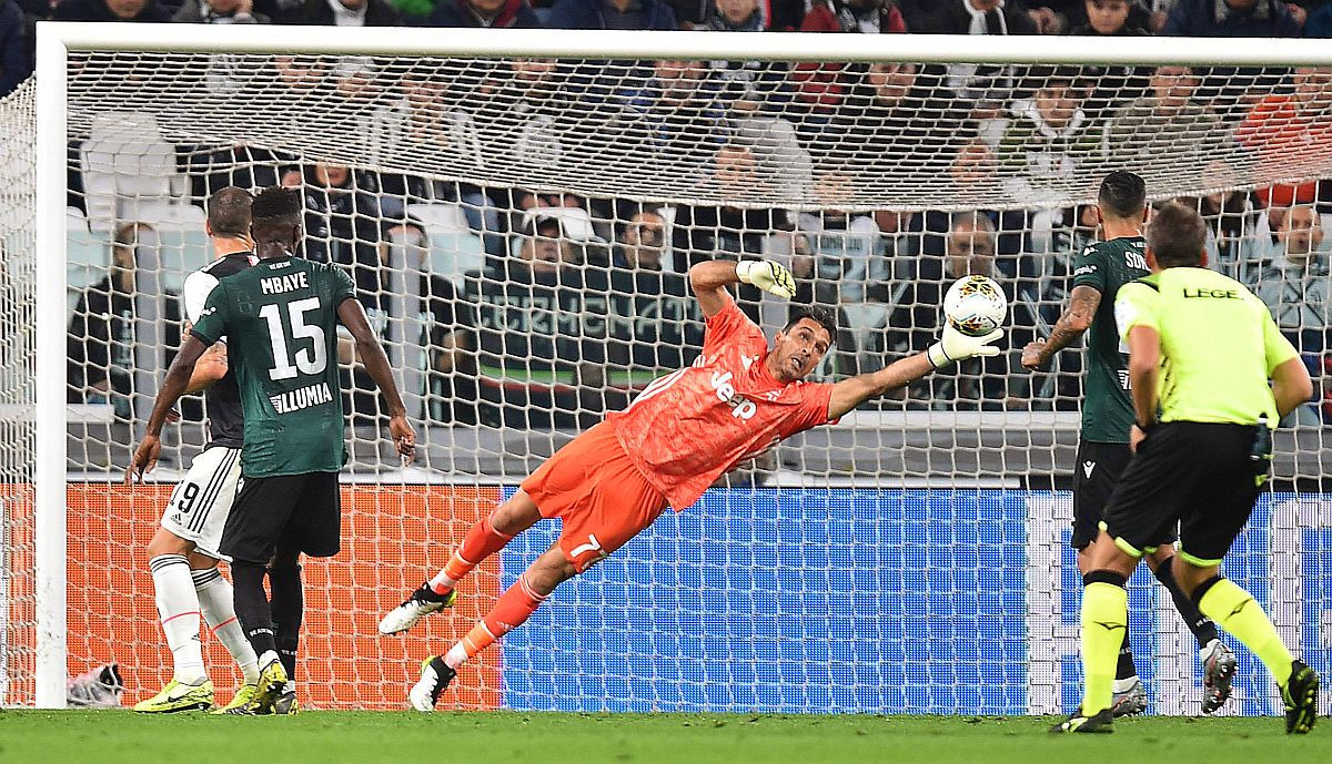 Buffon bi sutra trebao izjednačiti rekord legendarnog Maldinija Buffon bi sutra trebao izjednačiti rekord legendarnog Maldinija