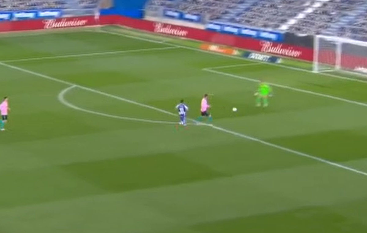 Pique i Neto su glupošću za gol Alavesa najbolje oslikali Barcinu turbulentnu godinu