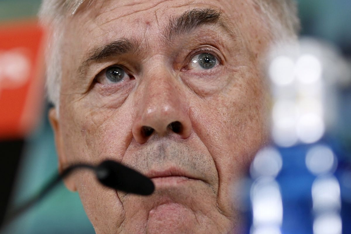 Pred kamerama jedno, licem u lice drugo: Ancelotti ništa ne vidi osim sudijskih odluka protiv Reala Pred kamerama jedno, licem u lice drugo: Ancelotti ništa ne vidi osim sudijskih odluka protiv Reala