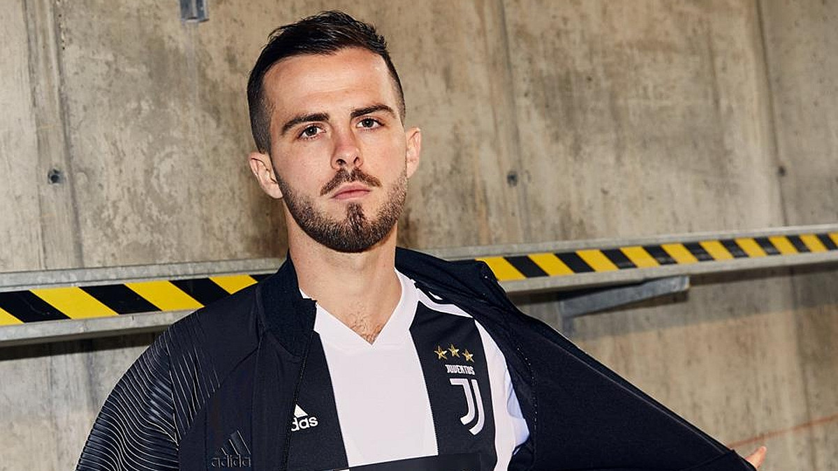 Juventus predstavio novi dres, Pjanić u ulozi manekena