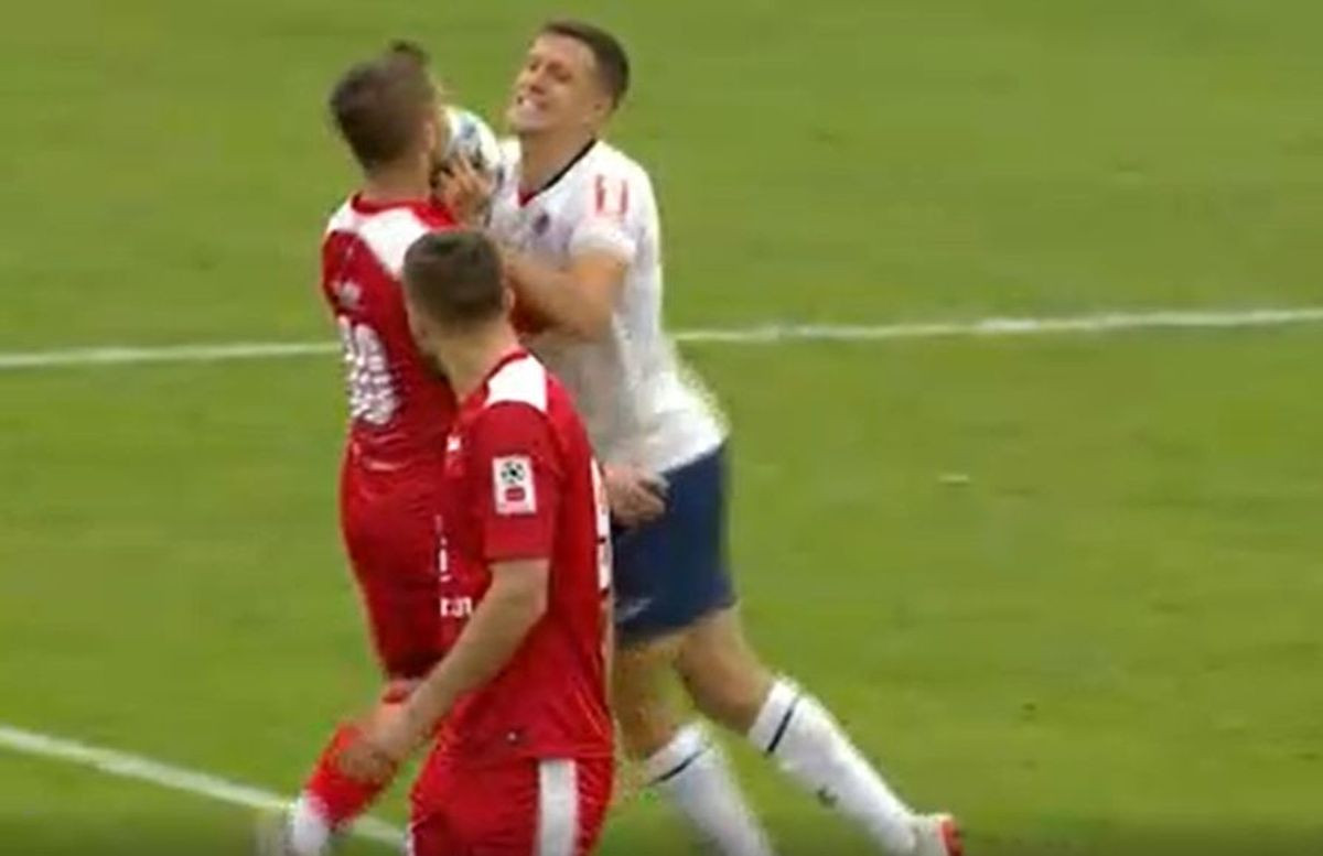 Je li Gajić zbog nesportskog ponašanja dobro prošao sa žutim kartonom? Je li Gajić zbog nesportskog ponašanja dobro prošao sa žutim kartonom?
