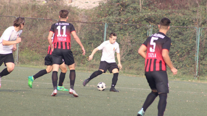Vaterpolo rezultat u duelu juniora Čelika i Slobode