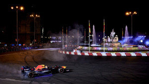 Checo vozio legendarni RB7 i napravio spektakl za fanove u Madridu