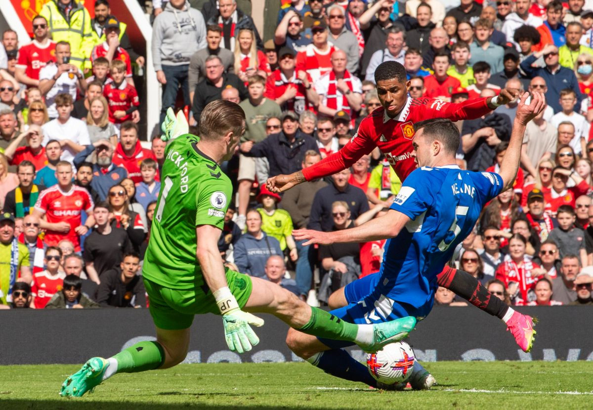 Manchester United rutinski odradio posao, Evertonu slijedi grčevita borba za ostanak