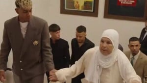 Yamal s majkom Fatimom došao na potpis novog ugovora, nestvarno je koliko će zaraditi
