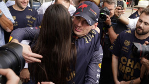 Odlučio je stati u kraj špekulacijama: Verstappen otkrio da li će se utrkivati i kada postane otac