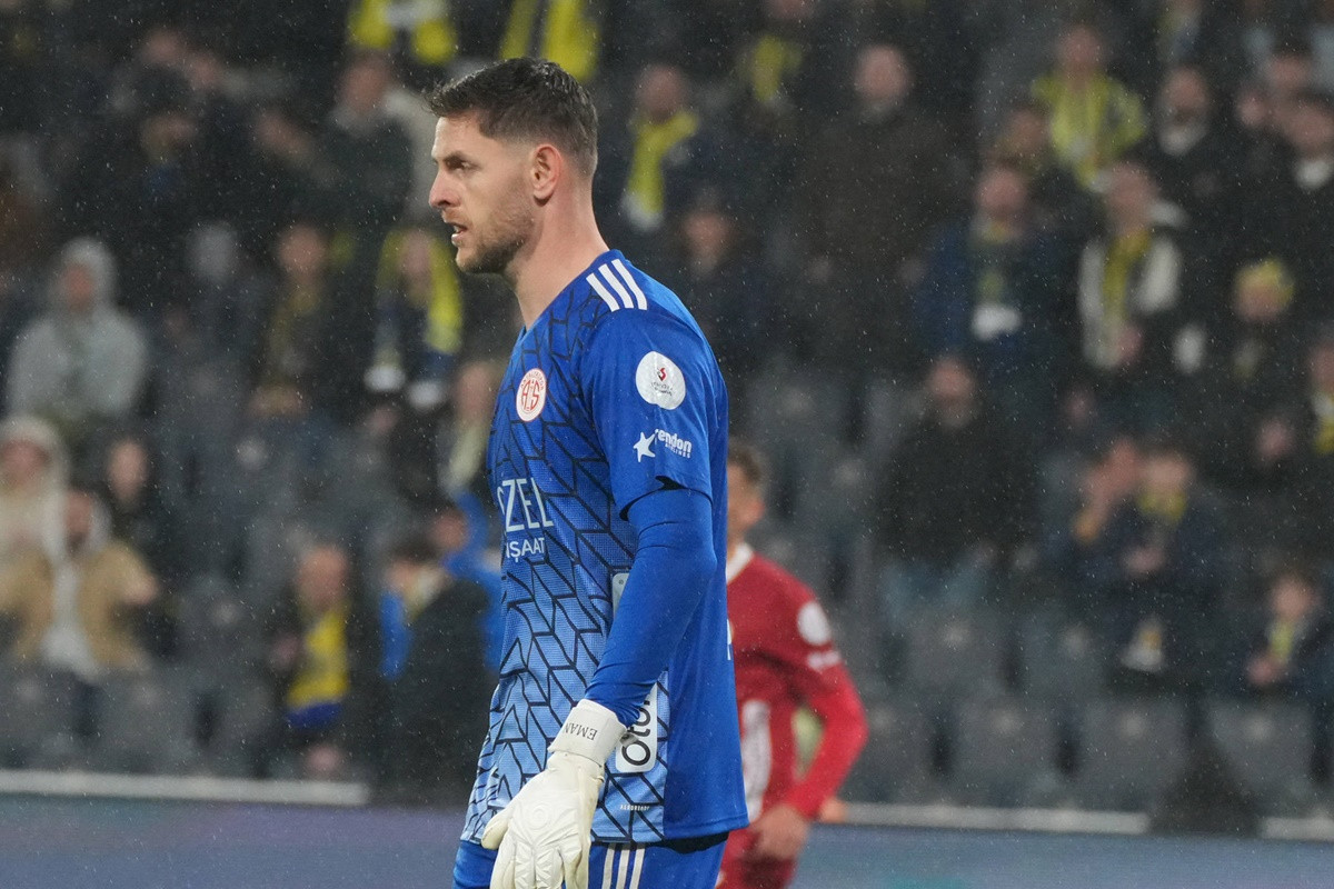 Kenan Pirić prvi put od novembra propustio ligaški meč, Antalyaspor upisao veliku pobjedu Kenan Pirić prvi put od novembra propustio ligaški meč, Antalyaspor upisao veliku pobjedu