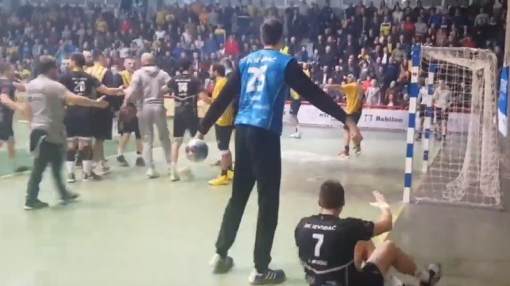 Žestok obračun rukometaša Gračanice i Izviđača