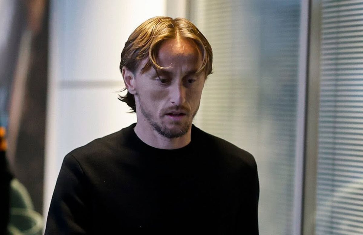Kraj je zaista blizu! Moćnici dolaze po Luku Modrića: "Perez ga i ne zove, žele ga odvesti" Kraj je zaista blizu! Moćnici dolaze po Luku Modrića: "Perez ga i ne zove, žele ga odvesti"