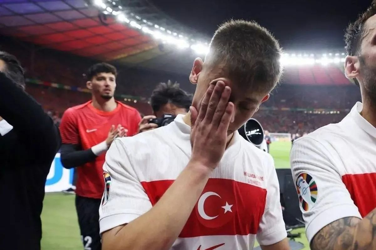 Arda Guler nije ušao u svlačionicu, već je u suzama sebi dao veliko obećanje: "Učinit ću sve da..." Arda Guler nije ušao u svlačionicu, već je u suzama sebi dao veliko obećanje: "Učinit ću sve da..."