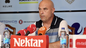 Tegeltijin odgovor Sarajevu je bio ekspresan: "Bordo plač je navika već stara"