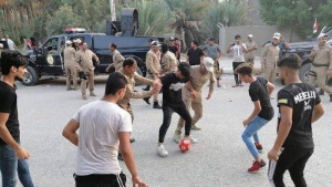 Slika iz Iraka obići će svijet: Fudbal važniji od svih ostalih stvari u životu
