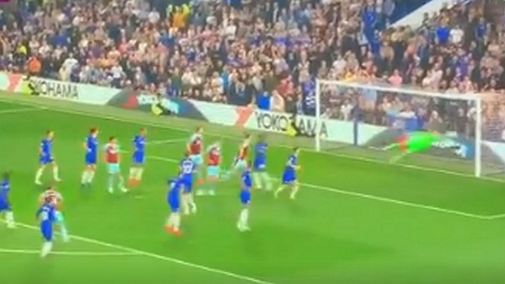 Atomskih 15 minuta na Stamford Bridgeu: Hendrickov volej samo razljutio Plavce