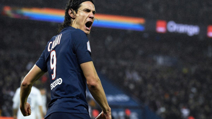 Nazire se novi klub Edinsona Cavanija: Nije tačno da je tražio ogromnu platu