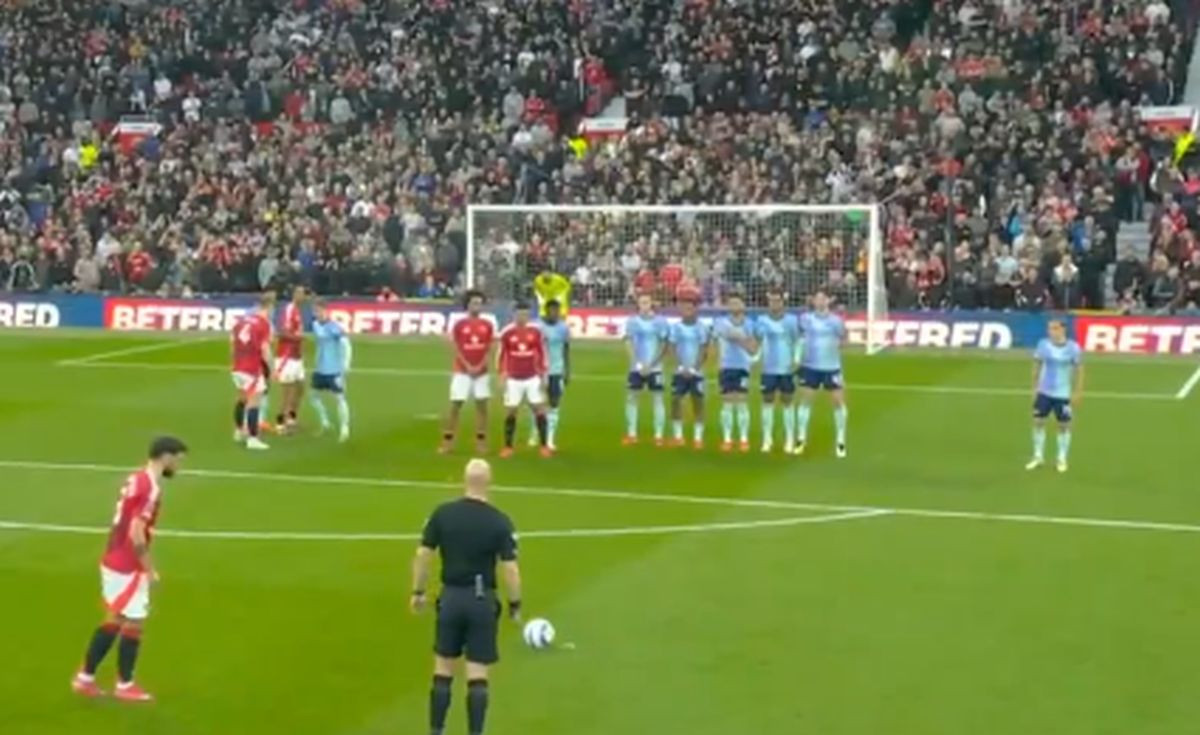 Na Old Traffordu se ovo čekalo još od Davida Beckhama: Magija Portugalca protiv Arsenala Na Old Traffordu se ovo čekalo još od Davida Beckhama: Magija Portugalca protiv Arsenala