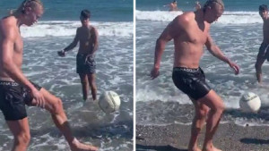 Za njega nema odmora: Haaland zaigrao fudbal na plaži s dječacima