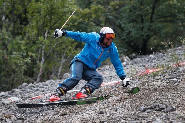Švicarski skijaši vozili kamenim padinama