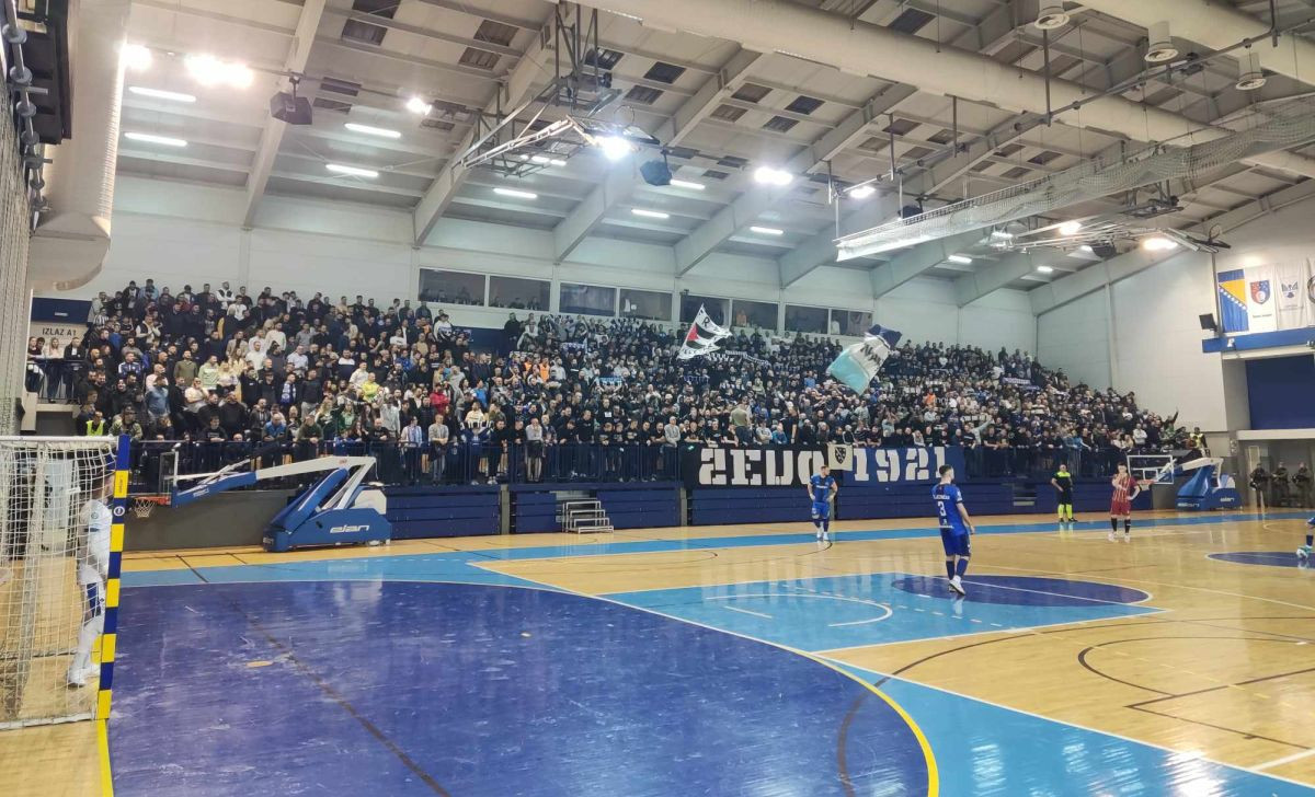 Spektakularna atmosfera u dvorani na Grbavici, u toku sarajevski derbi Spektakularna atmosfera u dvorani na Grbavici, u toku sarajevski derbi