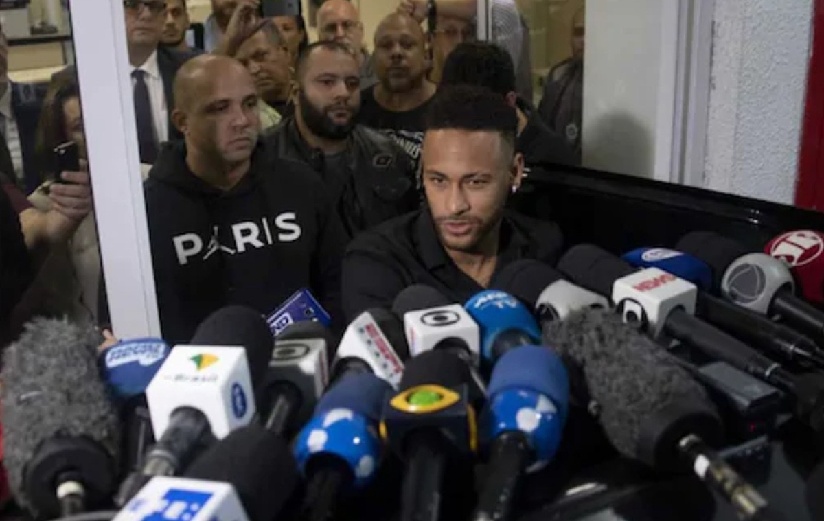 Neymar na štakama došao u policijsku stanicu