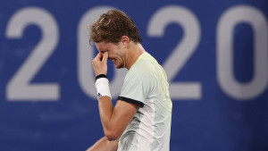 Zverev srušio Đokovića, zaplakao, pa prvom teniseru poručio: "Žao mi je zbog ovoga"