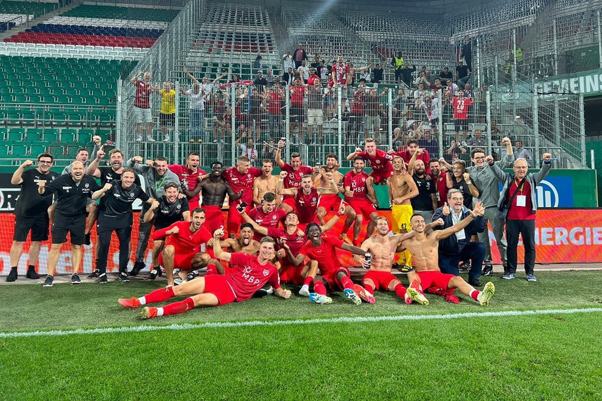 "Fudbalski patuljak" je ustao i šokirao svijet: Nemaju svoju ligu, ali klub u Evropi da