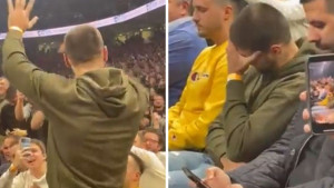Koga briga za derbi kada je najbolji svih vremena tu: Cijela dvorana skandirala Mitroviću