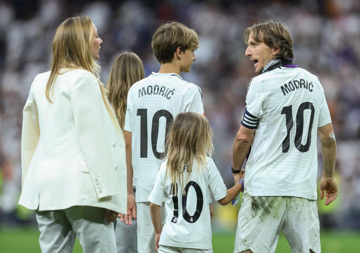 Modrić izazvao veliku euforiju, pa jednim potezom razočarao: "Ovu mrlju neće lako oprati!" Modrić izazvao veliku euforiju, pa jednim potezom razočarao: "Ovu mrlju neće lako oprati!"