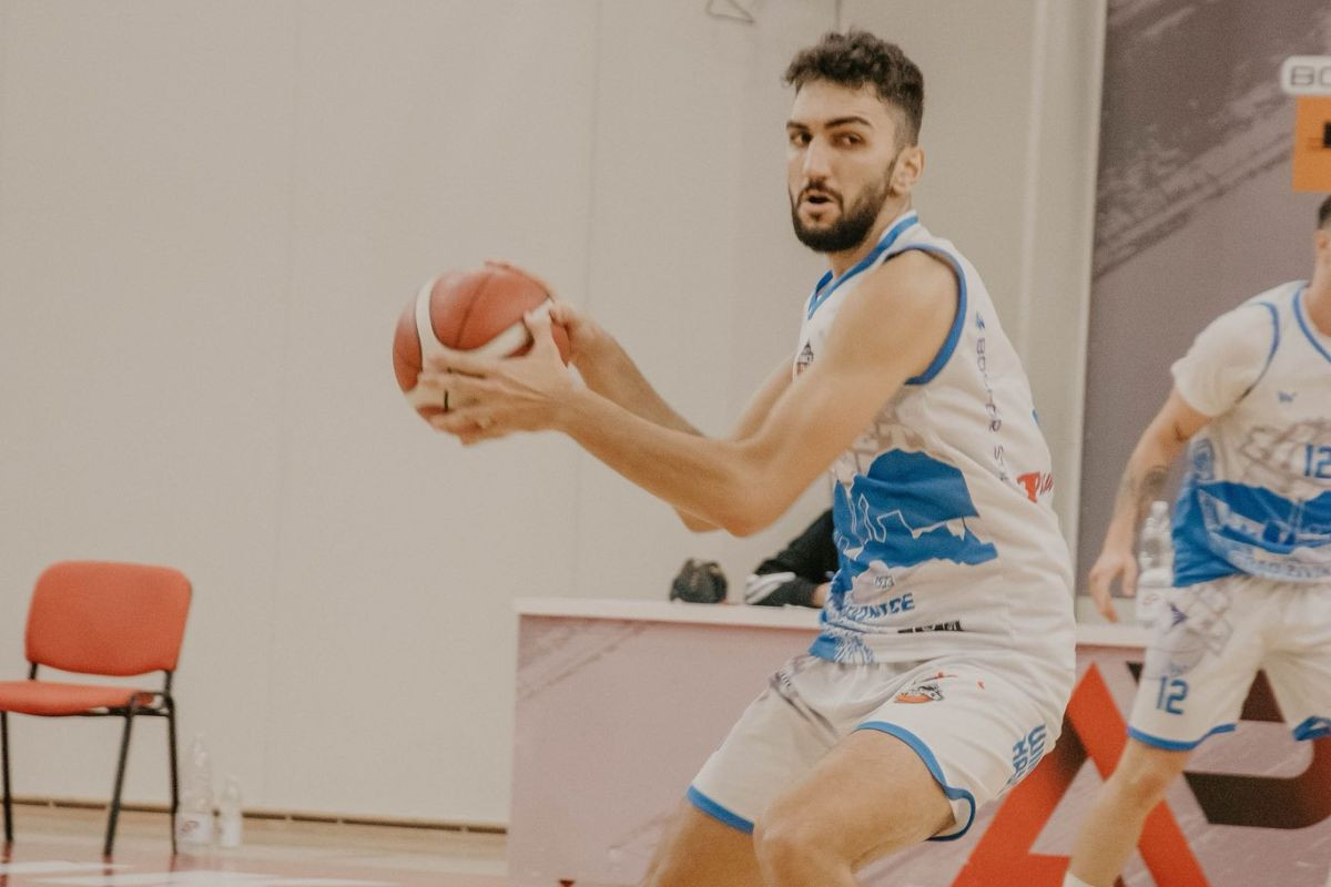 Basket ispisao historiju i pobjedom krenuo u prvu sezonu u Premijer ligi Bosne i Hercegovine! Basket ispisao historiju i pobjedom krenuo u prvu sezonu u Premijer ligi Bosne i Hercegovine!