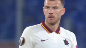 Nervozni Džeko izgubio živce zbog saigrača 