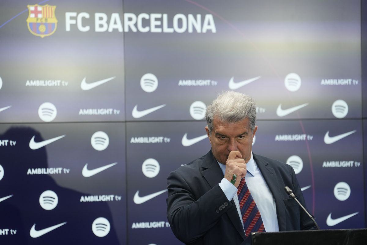 Joan Laporta više ne može izdržati: "Taj neće igrati za Barcelonu dok sam ja tu" Joan Laporta više ne može izdržati: "Taj neće igrati za Barcelonu dok sam ja tu"