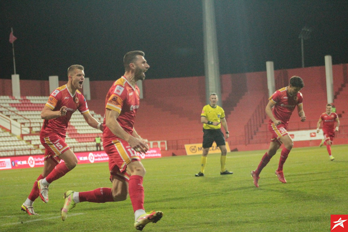 Bordo uragan, Veležovo novo oružje i prepoznatljivi talisman 